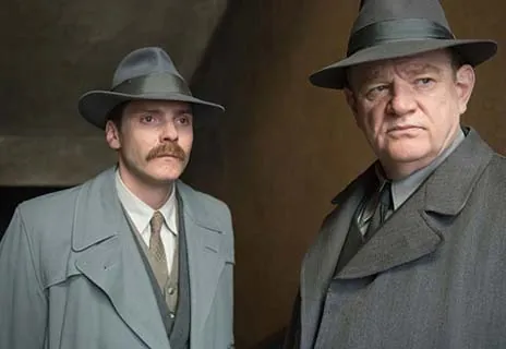 Alone in Berlin (2016)